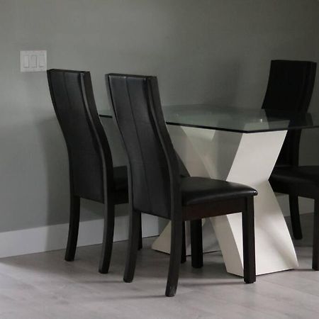 Chapleau Unique Modern Luxury 2 Bedroom Apartment Rental מראה חיצוני תמונה