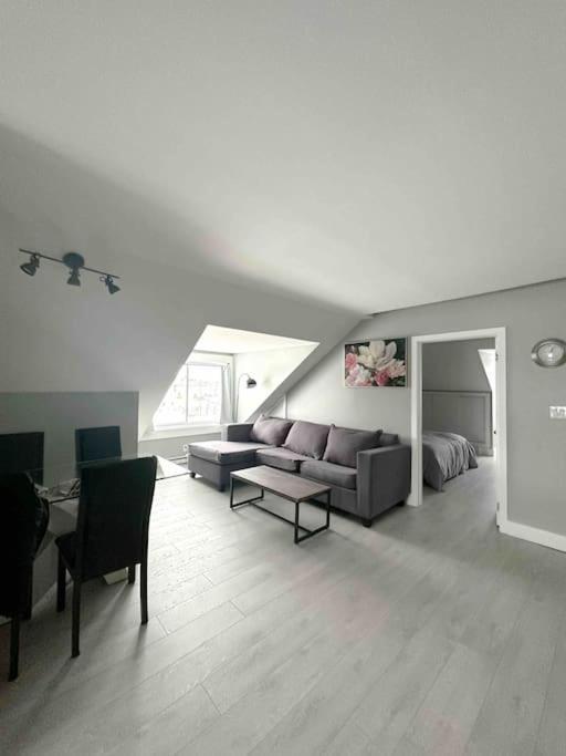 Chapleau Unique Modern Luxury 2 Bedroom Apartment Rental מראה חיצוני תמונה