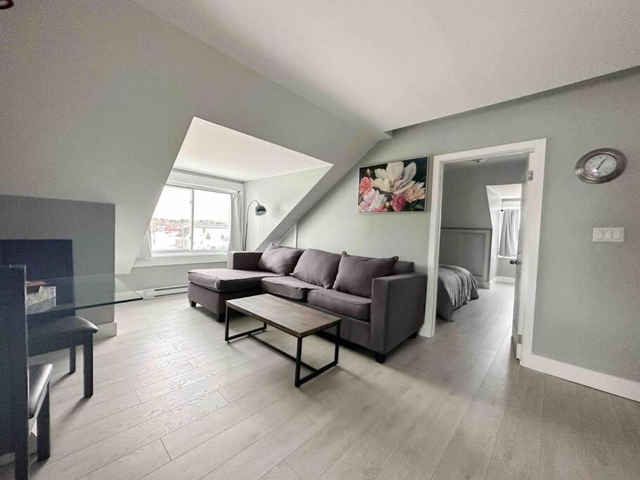 Chapleau Unique Modern Luxury 2 Bedroom Apartment Rental מראה חיצוני תמונה